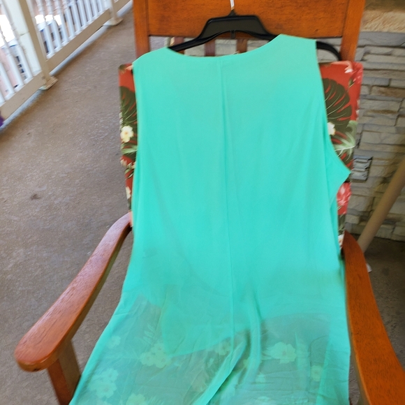 Top - Picture 2 of 2